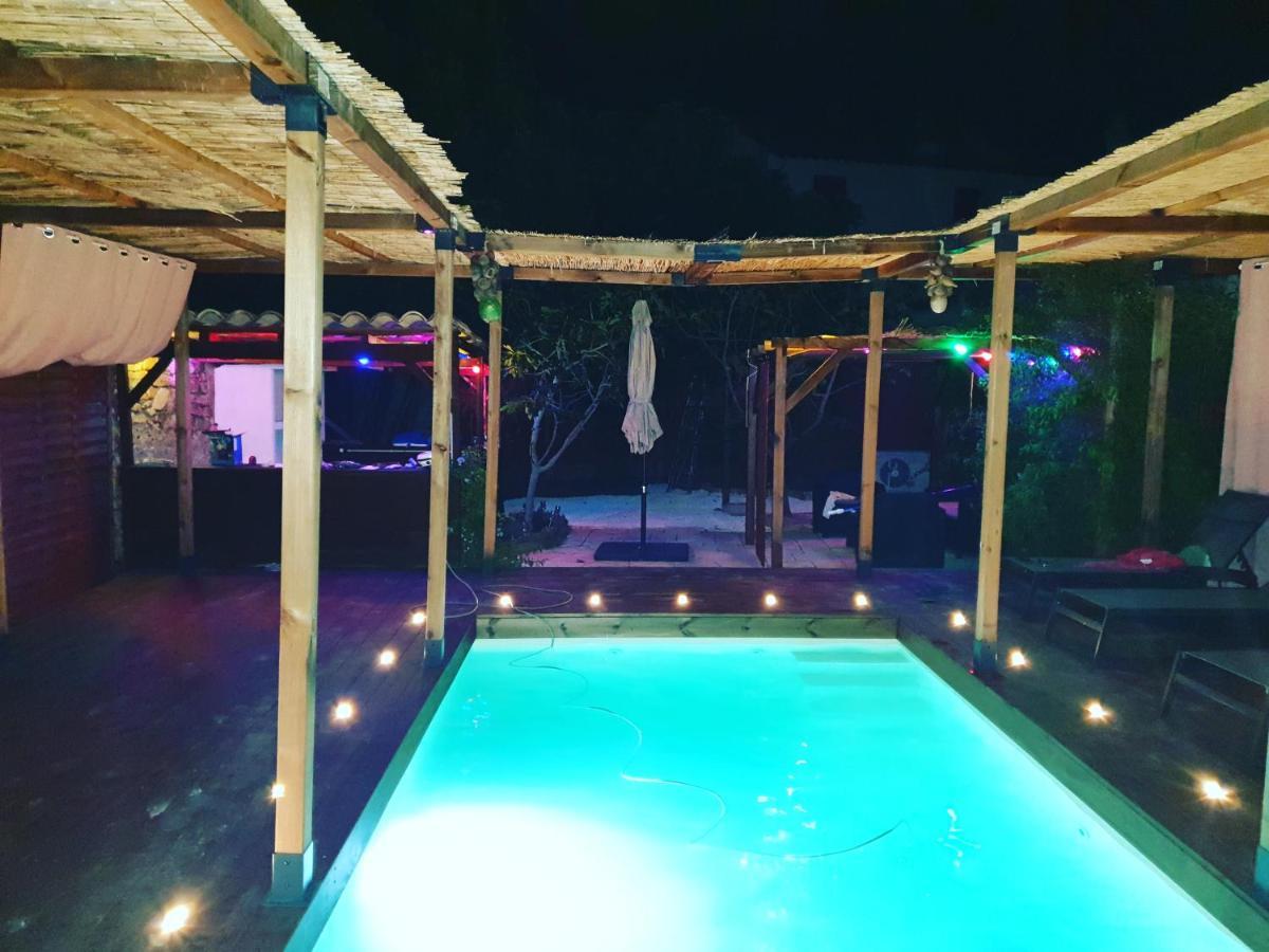 Les 2 Droles D'Oiseaux Bed & Breakfast Luc-sur-Orbieu Dış mekan fotoğraf