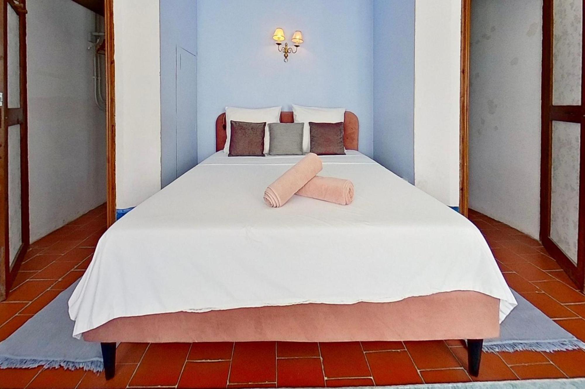 Les 2 Droles D'Oiseaux Bed & Breakfast Luc-sur-Orbieu Dış mekan fotoğraf