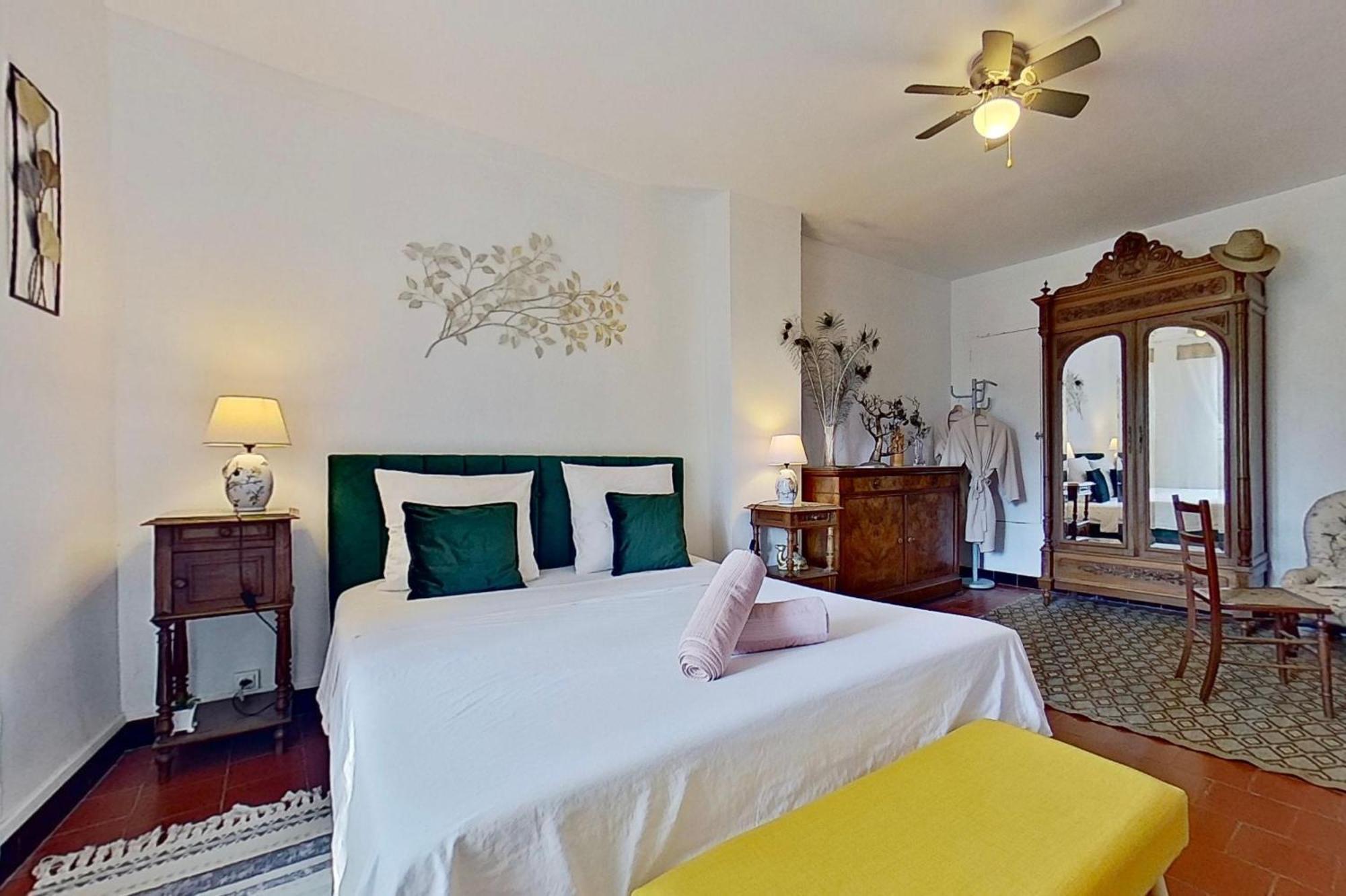 Les 2 Droles D'Oiseaux Bed & Breakfast Luc-sur-Orbieu Dış mekan fotoğraf